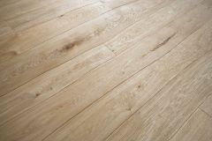 Bolefloor – die weltweit ersten industriell gefertigten Massivholzdielen in natürlich geschwungener Form
Bolefloor – Curved floor boards with the natural shape of a tree